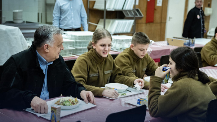 Orbán Viktor három napra a magyar-ukrán határra költözik