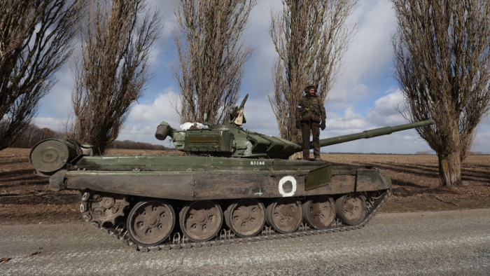 Az amerikaiak fegyverszállításra szólítják fel szövetségeseiket Kijev számára
