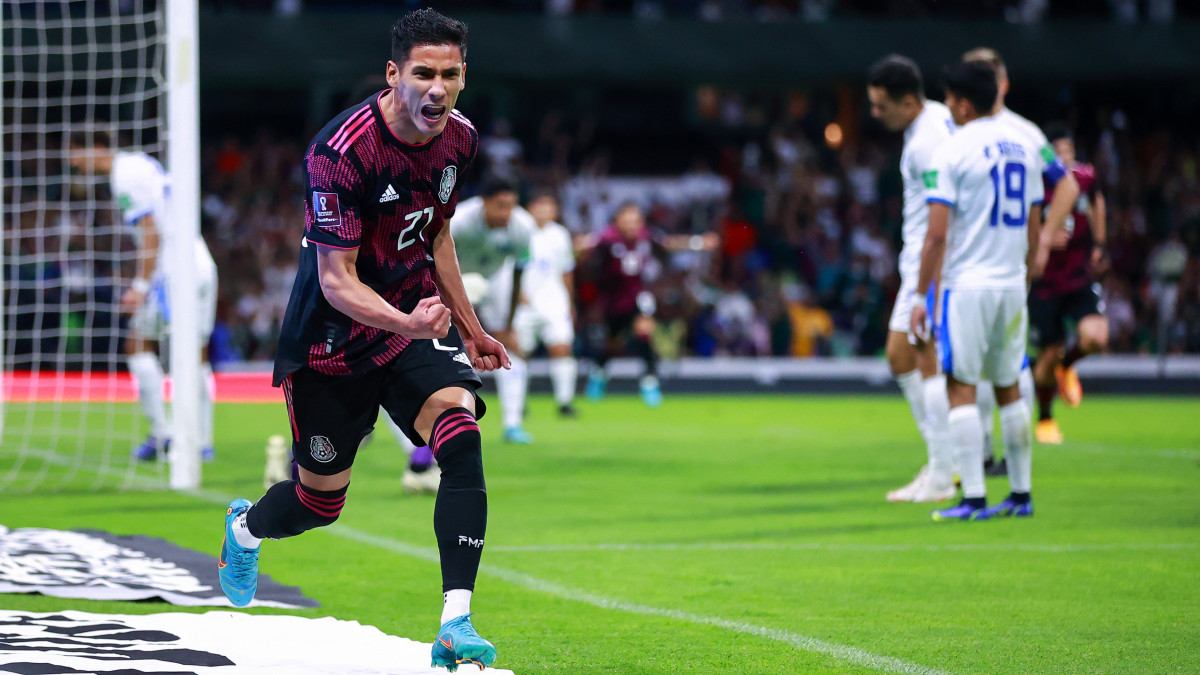 MEXICO CITY, MEXICO - MARCH 30: Uriel Antuna of Mexico celebrates after scoring his teams first goal during the match between Mexico and El Salvador as part of the Concacaf 2022 FIFA World Cup Qualifiers at Azteca Stadium on March 30, 2022 in Mexico City, Mexico. (Photo by Hector Vivas/Getty Images)