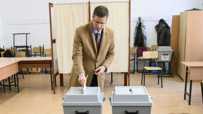 Gulyás Gergely: a választás tétje fejlődés vagy visszafejlődés, háború vagy béke