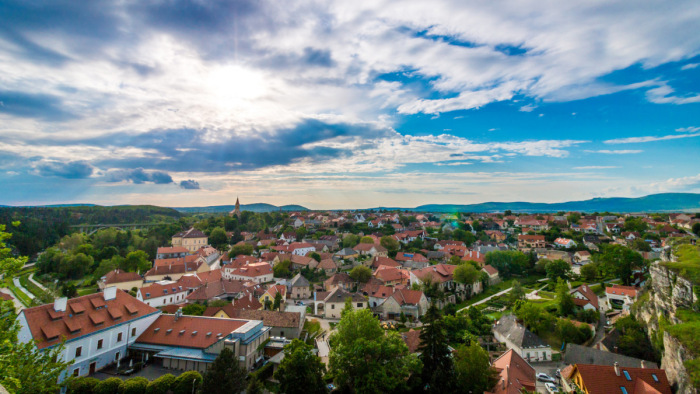 Már nem Debrecen a legdrágább megyeszékhely – ingatlankörkép