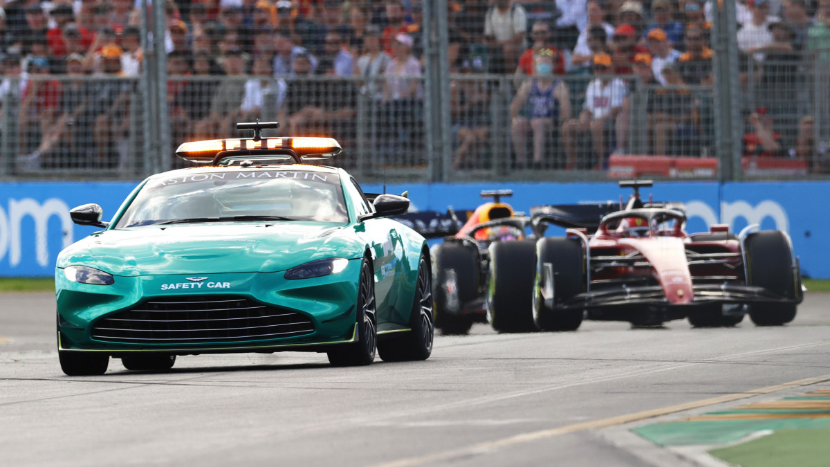 MELBOURNE, AUSTRALIA - APRIL 10: The FIA Safety Car leads the field during the F1 Grand Prix of Australia at Melbourne Grand Prix Circuit on April 10, 2022 in Melbourne, Australia. (Photo by Robert Cianflone/Getty Images)