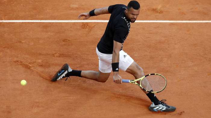 Hősi halált halt Jo-Wilfried Tsonga a teniszpályán, nincs tovább