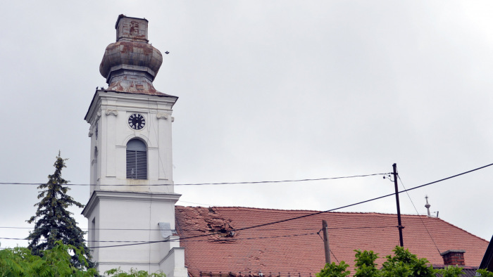 Templomot rombolt, fát döntött a vihar Somogyban