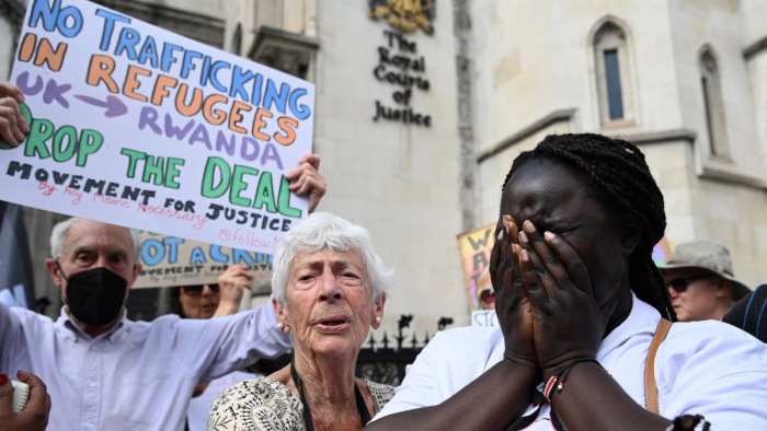 Tajtékoznak a britek az Emberi Jogok Európai Bírósága döntése miatt