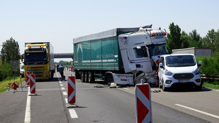 Tragédia történt az M5-ösön