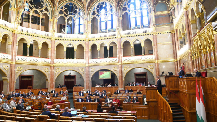 Újra téma a költségvetés az Országgyűlés rendkívüli ülésén