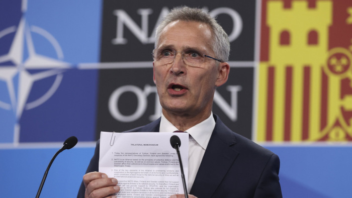Jens Stoltenberg: a NATO ajtaja továbbra is nyitva áll