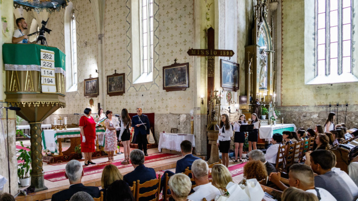 Háború: Kárpátalján nyári iskolával zárkóztatják fel a gyerekeket