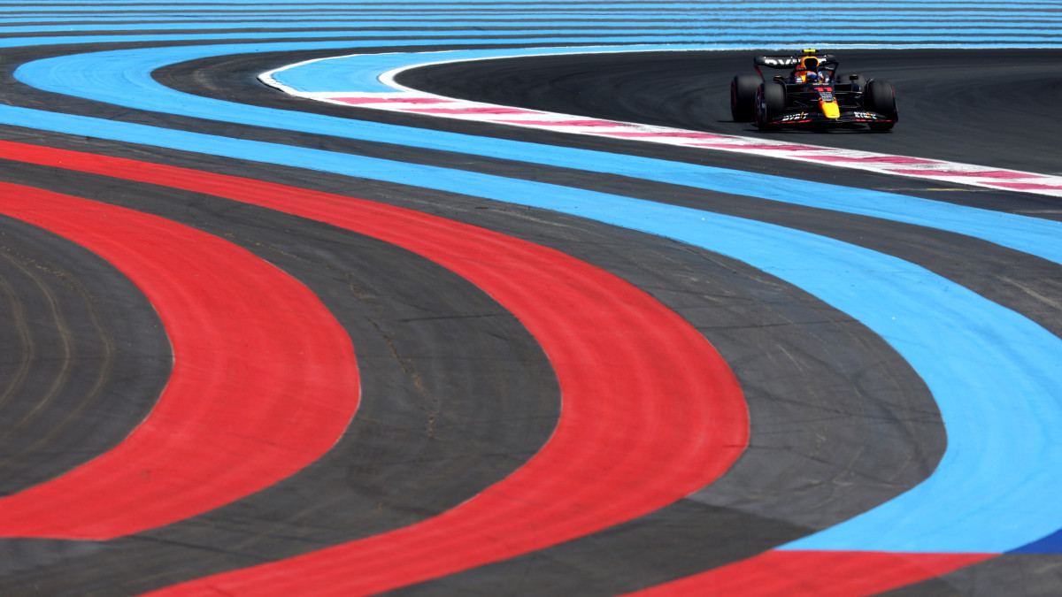 LE CASTELLET, FRANCE - JULY 22: Sergio Perez of Mexico driving the (11) Oracle Red Bull Racing RB18 on track during practice ahead of the F1 Grand Prix of France at Circuit Paul Ricard on July 22, 2022 in Le Castellet, France. (Photo by Clive Rose/Getty Images)