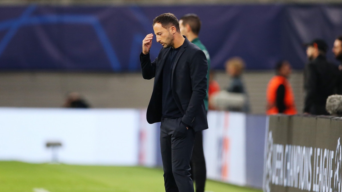 LEIPZIG, GERMANY - SEPTEMBER 06: Domenico Tedesco, Head Coach of RB Leipzig reacts during the UEFA Champions League group F match between RB Leipzig and Shakhtar Donetsk at Red Bull Arena on September 06, 2022 in Leipzig, Germany. (Photo by Cathrin Mueller/Getty Images)