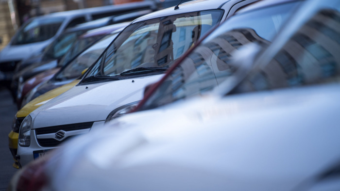 Megvan, hogy mitől fél a parkoláskor a magyar autósok jelentős része
