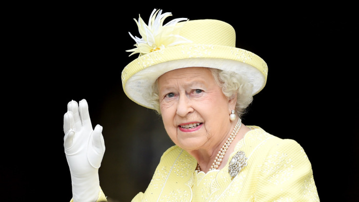 Titkot árult el II. Erzsébetről az egykori canterbury érsek