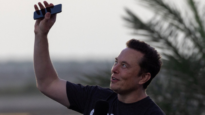 Elon Musk cége nem győzi finanszírozni az Ukrajna fölötti műholdakat