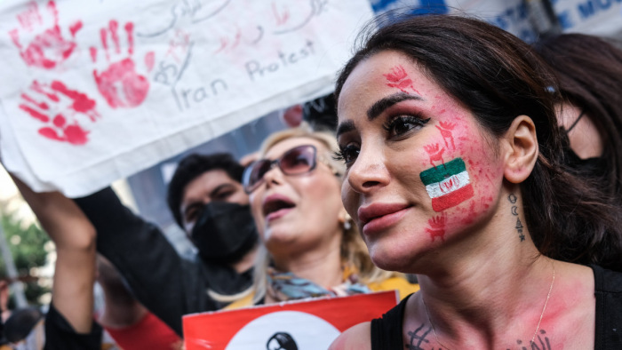Újra diáklányokat mérgeztek meg Iránban