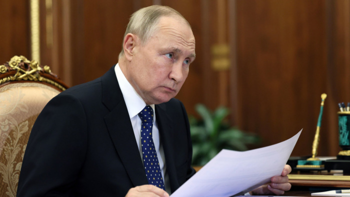 Vlagyimir Putyin aláírta az orosz „gyermekvédelmi törvényt”