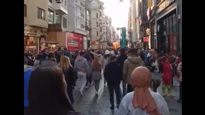 Robbanás történt Isztambul sétálóutcájában - videók, 18+