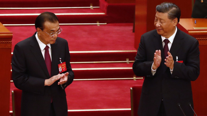 Váratlanul meghalt a márciusban távozott kínai miniszterelnök