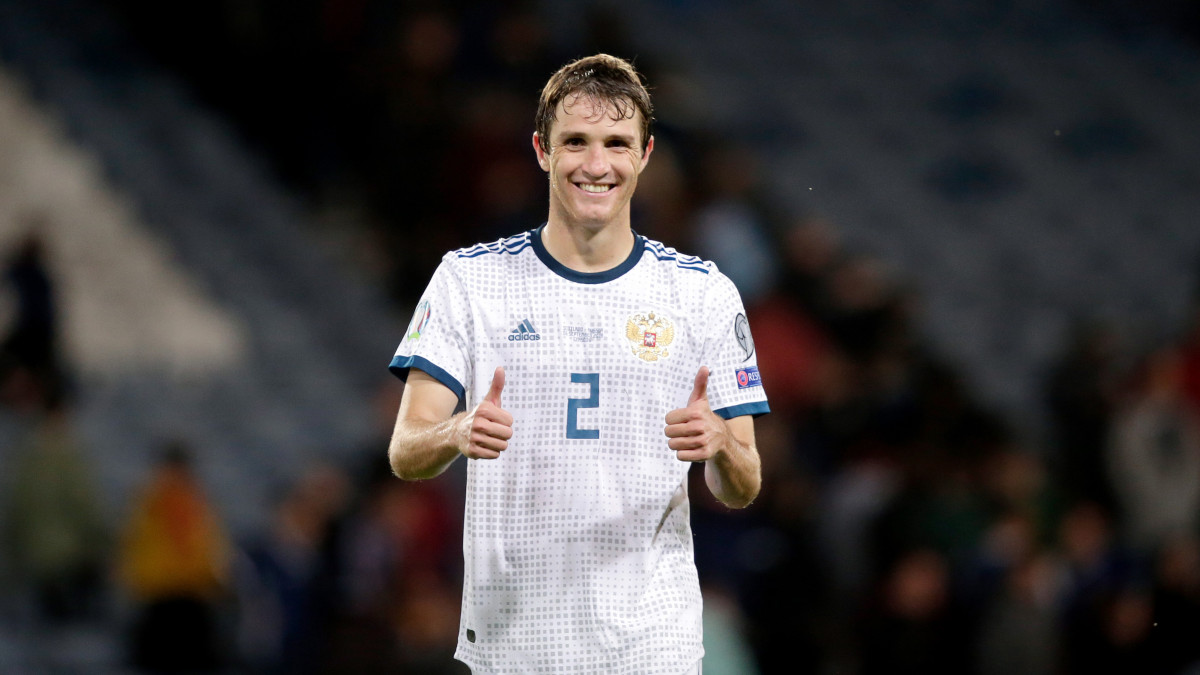 GLASGOW, UNITED KINGDOM - SEPTEMBER 6: Mario Fernandes of Russia celebrates the victory  during the  EURO Qualifier match between Scotland  v Russia  at the Hampden Park on September 6, 2019 in Glasgow United Kingdom (Photo by Erwin Spek/Soccrates/Getty Images)