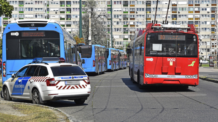 Tisztának találták a rendőrök a 80-as troli vonalát – videó