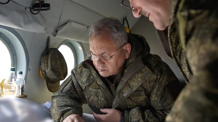 Szemlét tartott az orosz harcoló alakulatoknál az orosz védelmi miniszter