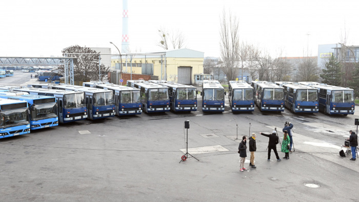 Buszokkal segítette meg Budapest Ukrajnát – fotók