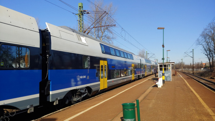 Több fontos vonalon nem jár a hétvégén a vasút