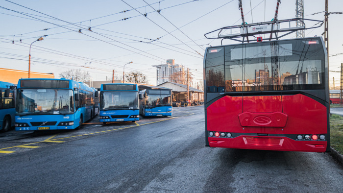 A budapesti buszsávokban vadásznak  a rendőrök – itt vannak a helyszínek