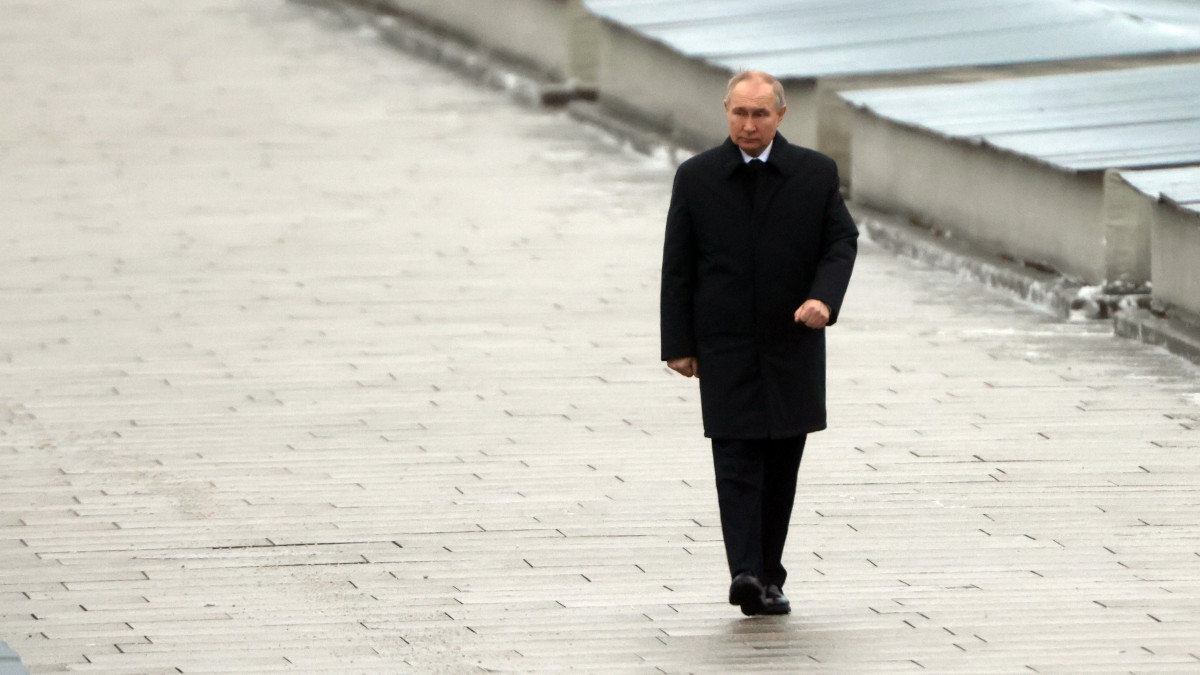 SAINT PETERSBURG, RUSSIA - JANUARY 18: (RUSSIA OUT) Russian President Vladimir Putin attends a wreath laying ceremony marking the anniversary of the Siege of Leningrad (1941-1944) at the Piskaryovskoye memorial cemeteryon January 18, 2023, in Saint Petersburg, Russia. Vladimir Putin arrived to Saint Petersburg for a one-day visit. (Photo by Contributor/Getty Images)