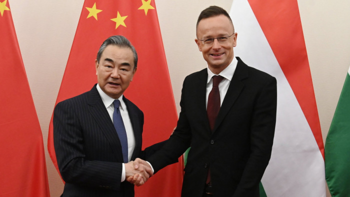 Szijjártó Péter: Magyarország sokat profitál a Kínával folytatott stratégiai együttműködésből