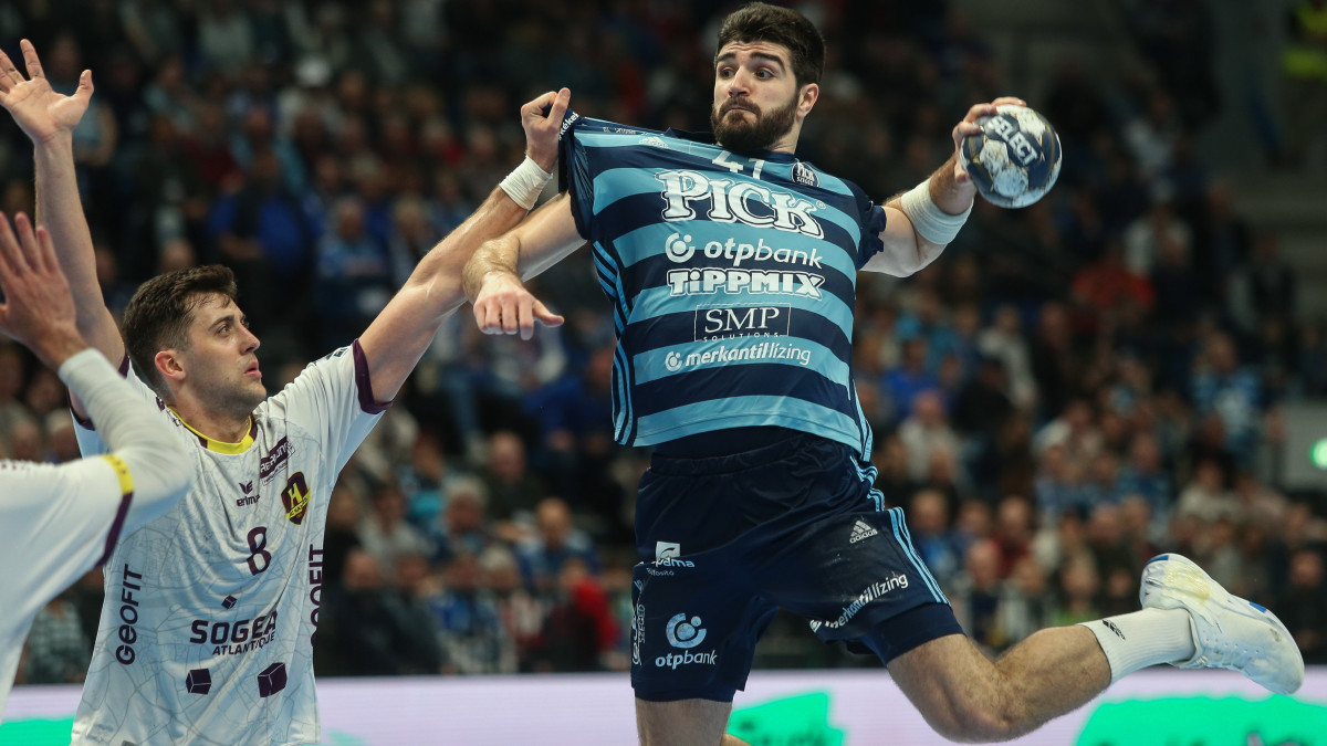 A szegedi Imanol Garciadia Alustiza (j) és Alexandre Cavalcinti, a francia csapat játékosa a férfi kézilabda Bajnokok Ligája 14. fordulójában játszott OTP Bank-Pick Szeged - HBC Nantes mérkőzésen Szegeden 2023. március 1-jén. OTP Bank-Pick Szeged - HBC Nantes 28-28.