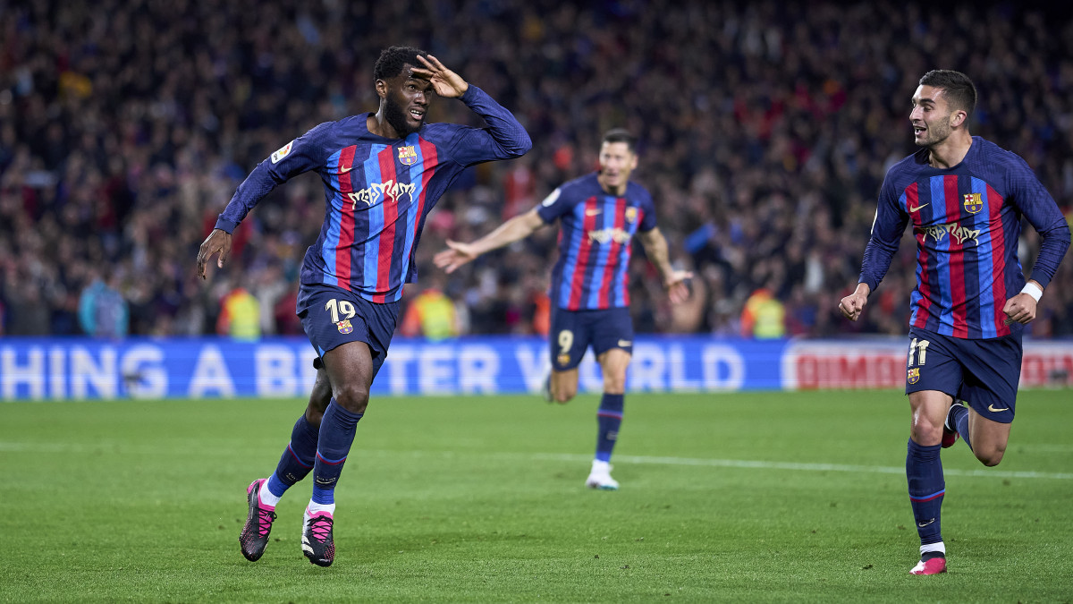 BARCELONA, SPAIN - MARCH 19: Franck Kessie of FC Barcelona celebrates after scoring the teams second goal  during the LaLiga Santander match between FC Barcelona and Real Madrid CF at Spotify Camp Nou on March 19, 2023 in Barcelona, Spain. (Photo by Alex Caparros/Getty Images)