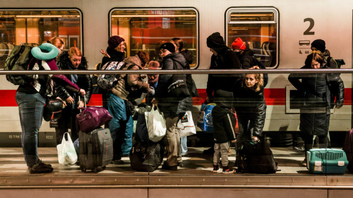 Tartományi támadás Berlin ellen – nem bírnak a menekültekkel