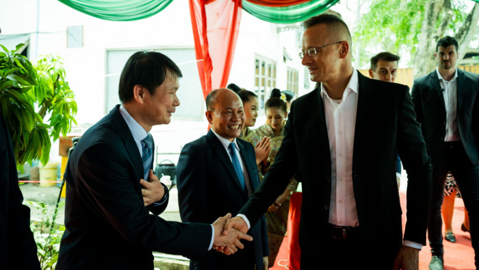 Szijjártó Péter: a magyar vállalatoknak köszönhetően Laoszban jelentős modernizációs folyamat történt
