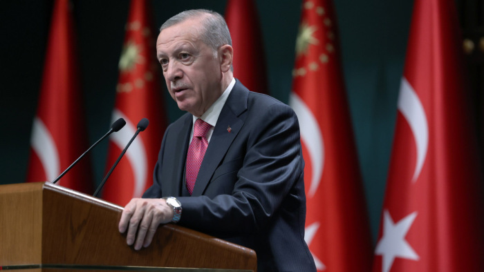 Erdogan szívrohamáról találgattak, ez még számíthat a szoros választásokon