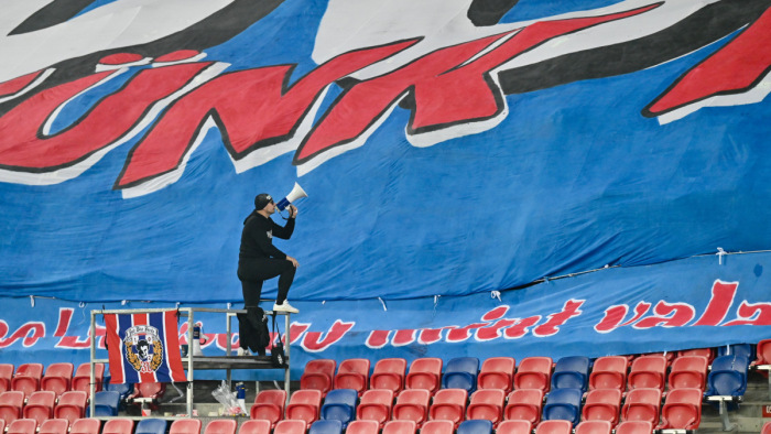 Áll a focibál a fehérvári ingyenjegyek ügyében, van, aki 2600 belépőt vett