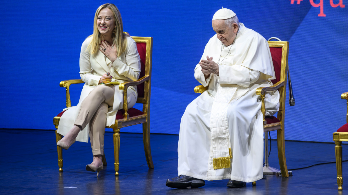 ROME, ITALY - MAY 12: Italian Prime Minister Giorgia Meloni and Pope Francis attend the meeting on the General States Of Birth at Auditorium della Conciliazione, on May 12, 2023 in Rome, Italy. (Photo by Antonio Masiello/Getty Images)