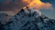 Horrorisztikus videót posztolt a Mount Everest egyik legnehezebb szakaszáról a magyar hegymászó