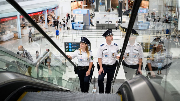Rendőrökre támadtak a ferihegyi repülőtéren