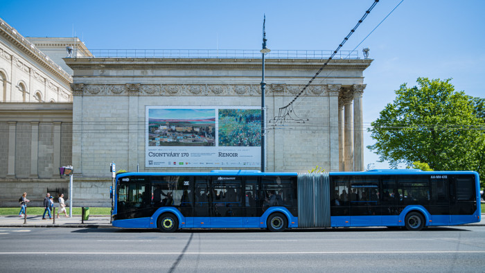 Ötven új autóbuszt adagolnak Budapest tömegközlekedésébe