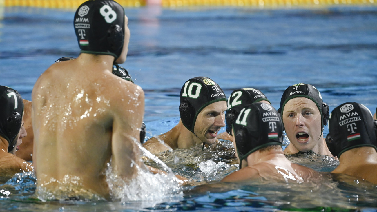 A Ferencváros játékosai a férfi vízilabda Bajnokok Ligája nyolcas döntőjében, az 5-6. helyért játszott FTC-Telekom Waterpolo - Olimpiakosz Pireusz mérkőzésen Belgrádban 2023. június 2-án.