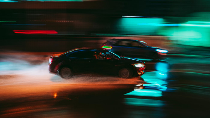 Féltucatnyi országban autóelkobzás vár a gyorshajtókra