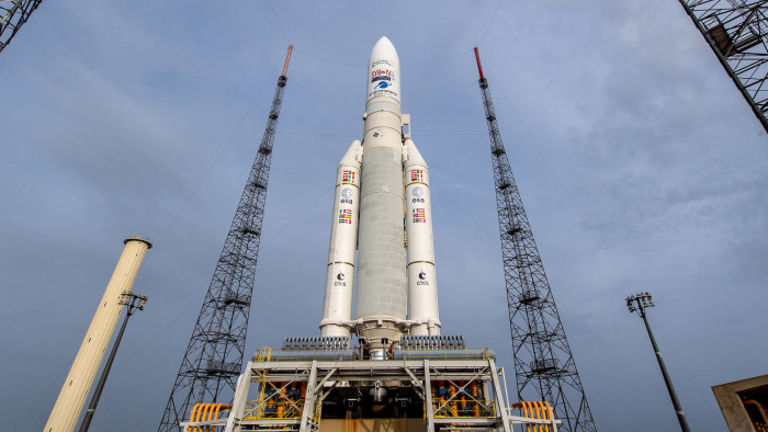 Felbocsátották az utolsó európai Ariane-5 hordozórakétát – videó