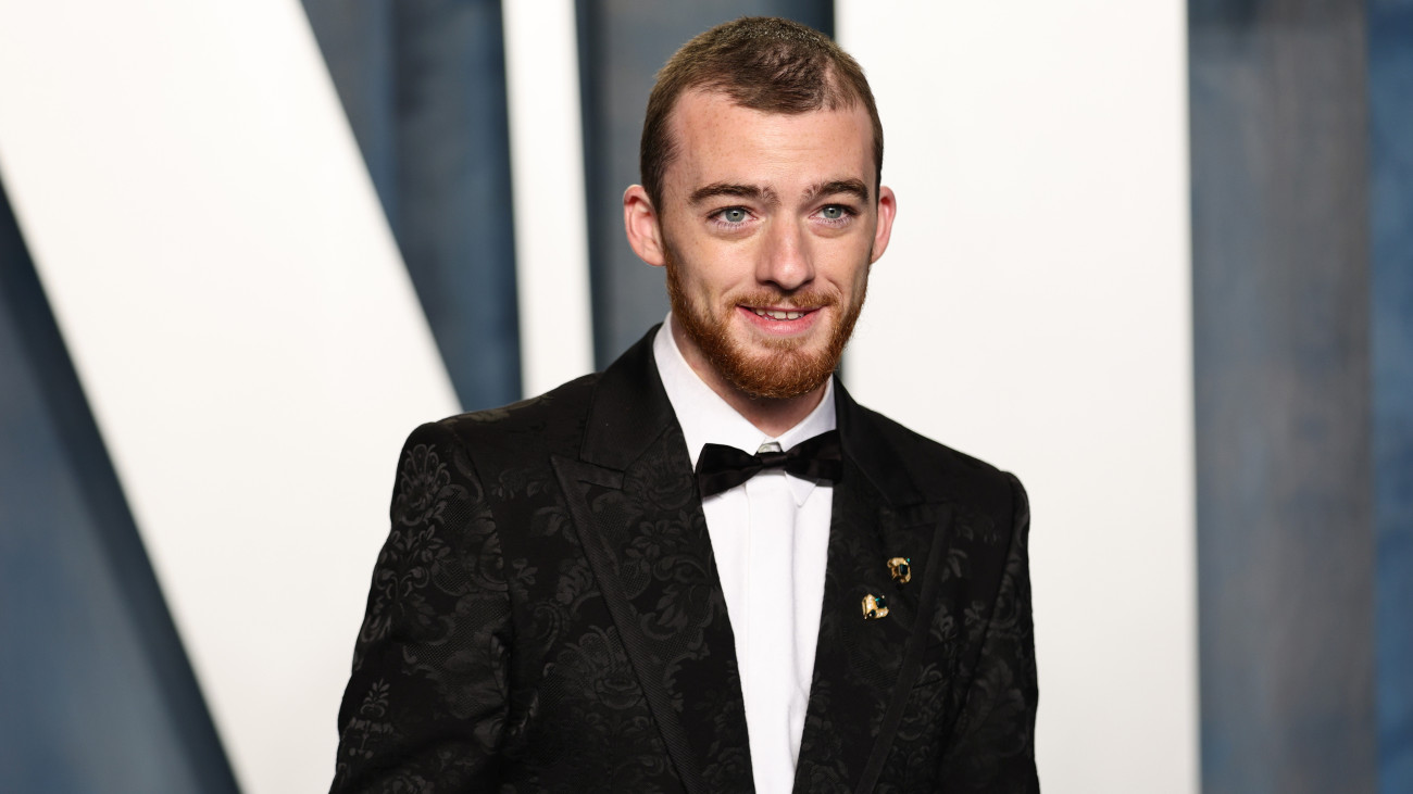 BEVERLY HILLS, CALIFORNIA - MARCH 27: Angus Cloud attends the 2022 Vanity Fair Oscar Party hosted by Radhika Jones at Wallis Annenberg Center for the Performing Arts on March 27, 2022 in Beverly Hills, California. (Photo by Dimitrios Kambouris/WireImage)