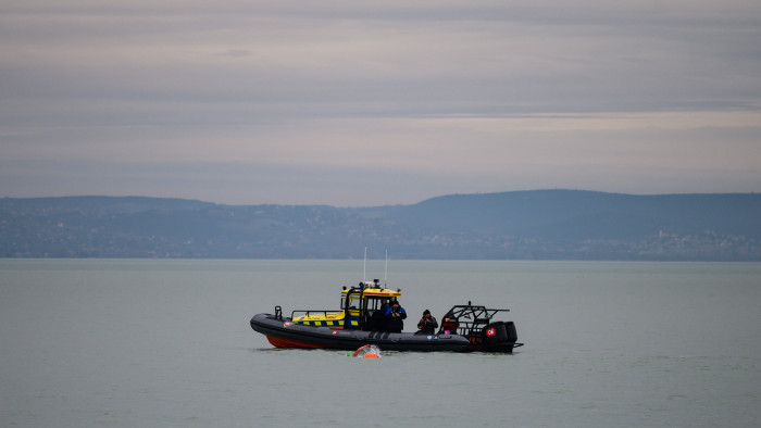 Öt ember nagyon elnézte a dolgot a Balatonnál