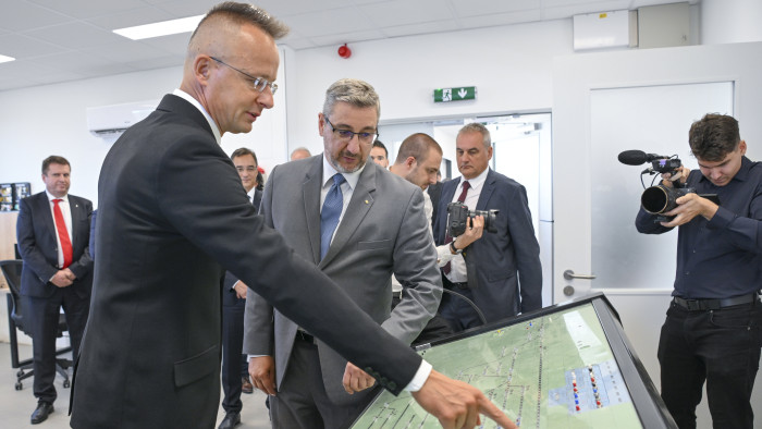 Debrecen és a BMW, meg a vasútfejlesztés