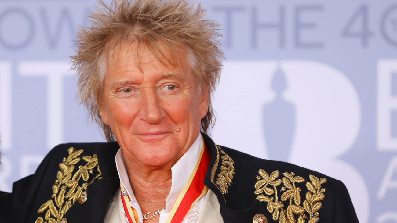 Rod Stewart brit rockzenész a Brit Awards elnevezésű brit könnyűzenei díjak 40. átadási ünnepségén a londoni 02 Arénában 2020. február 18-án.