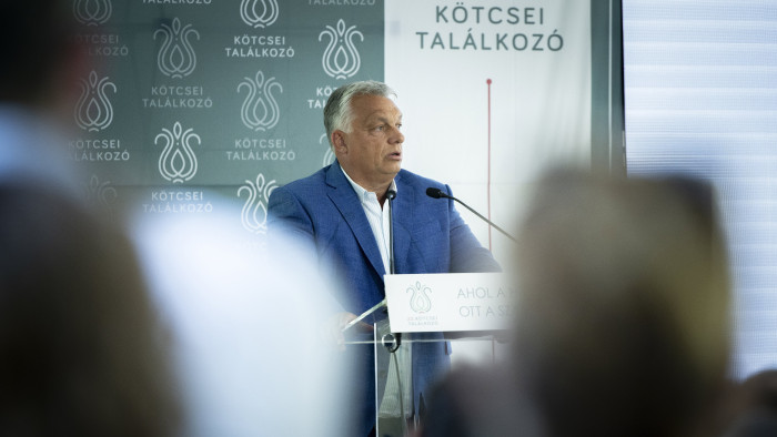 Orbán Viktor Kötcséről üzent Brüsszelnek