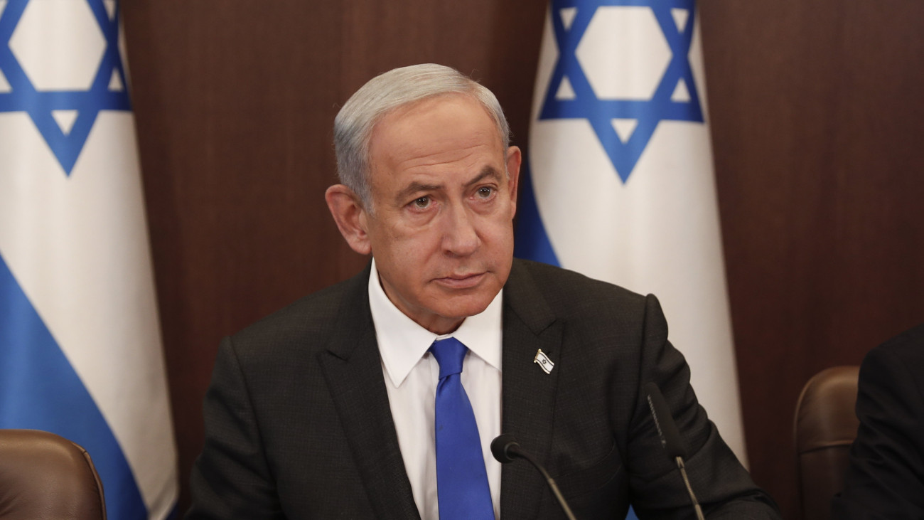 Benjámin Netanjahu izraeli miniszterelnök vezeti a heti kabinetülést Jeruzsálemben 2023. január 3-án.