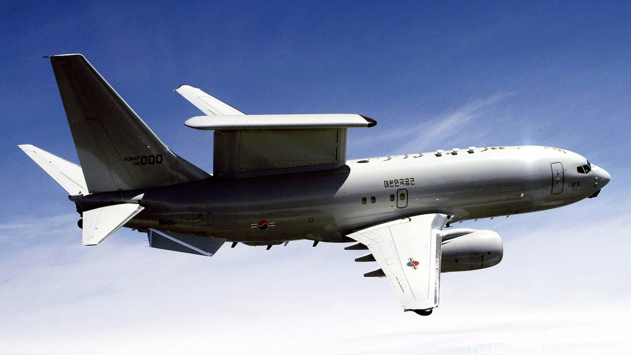 A dél-koreai légierő Boeing E-7 Wedgetail légtérellenőrző repülőgépe. Forrás: Wikipédia